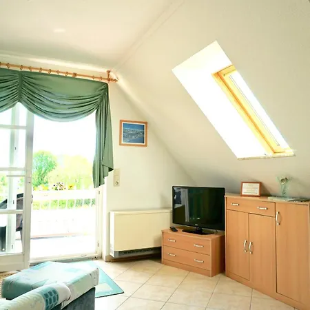 Traum Mit Balkon & Garten * آلتنكيرشن
